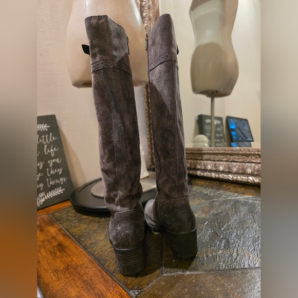 Born 'Fannar' Suede Distressed Gray Knee-High Riding Boots. Sz 6M - Picture 5 of 11